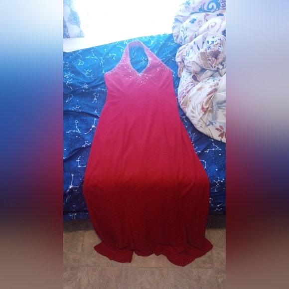 Dresses - Picture 6 of 7